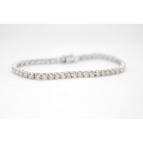 197 - Natural Diamond Tennis Bracelet, Brilliant Cut 7.46Crt, VS-SI Clarity, I-J Colour in 18ct White Gold... 