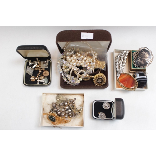 196 - Collection of assorted Silver and other Jewellery inc. Necklaces, Brooches etc