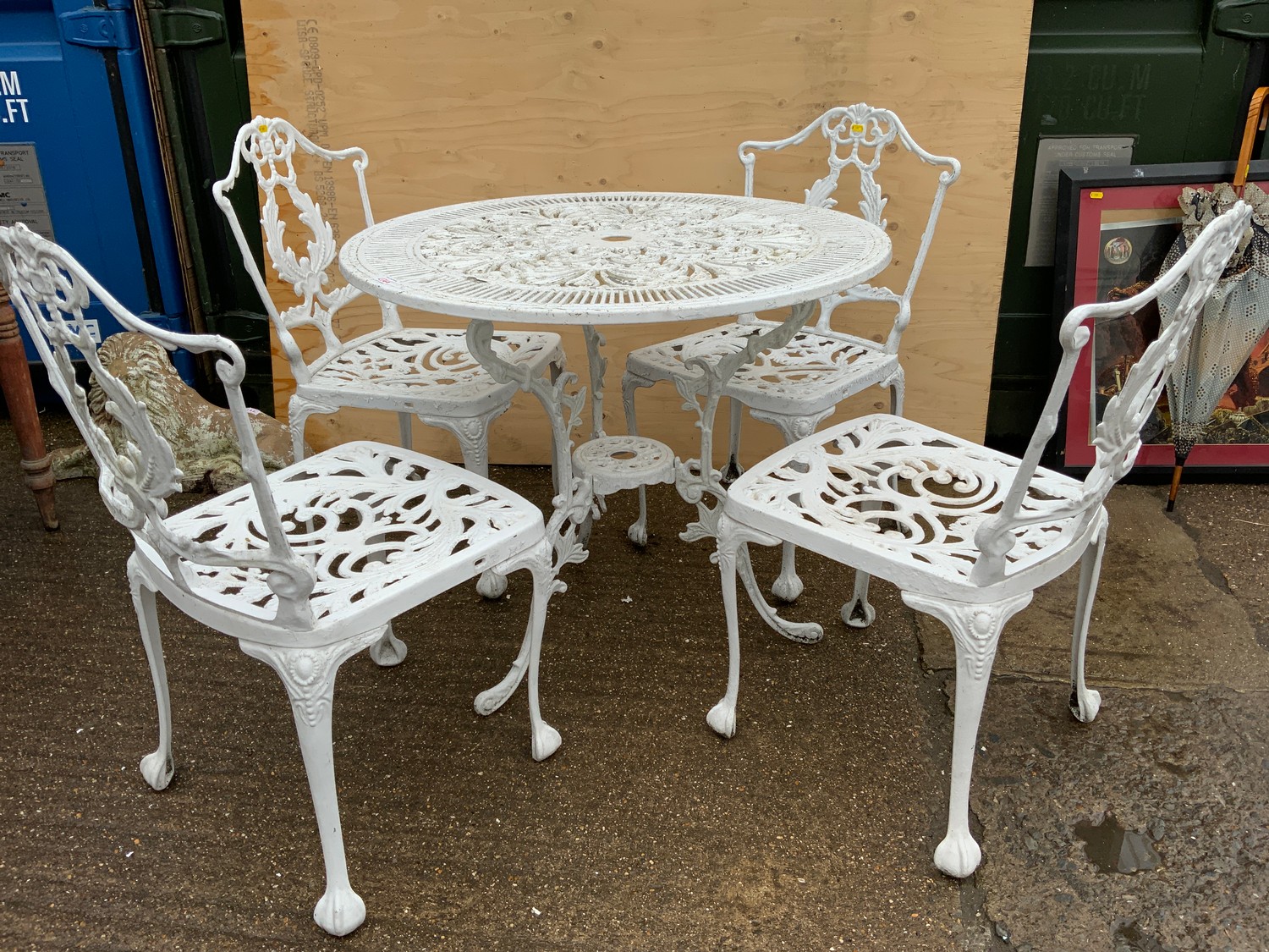 Circular Metal Garden Table with 4x Matching Chairs