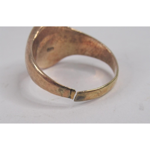 33 - A 9ct .375 Yellow Gold Men's Signet Ring with Masonic Motif. Damaged. Approx. 7.4g.