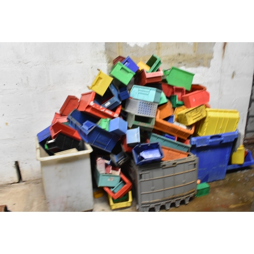 28 - Quantity of assorted plastic storage bins                    

Subject to VAT