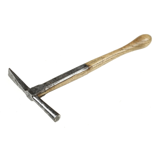 782 - A fine quality strapped hammer by BULLOCK BROS with figured ash handle F