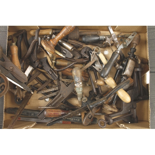 20 - A box of tools G