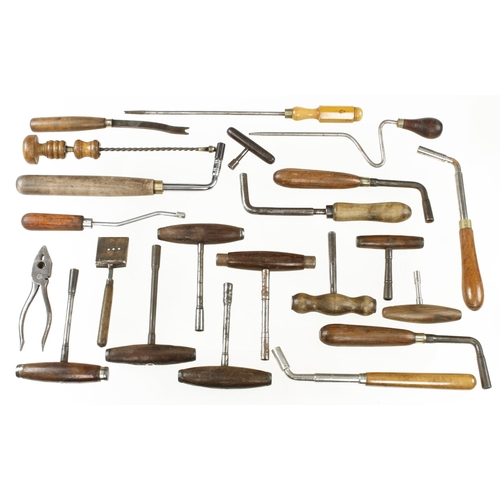 26 - A comprehensive kit of approx. 50 piano tuner's tools in 3 drawer carrying case G++