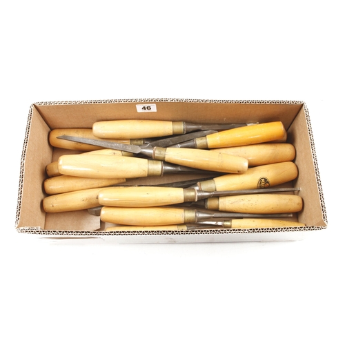 46 - 16 mortice chisels with boxwood handles G++