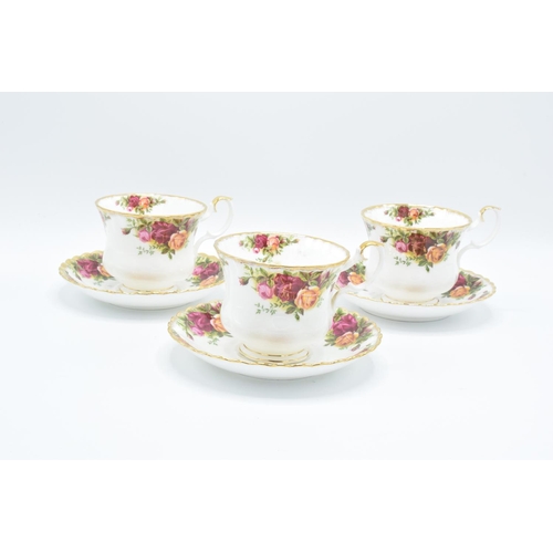31 - Royal Albert Old Country Roses breakfast cups and saucers (3 duos) All in good condition without any... 