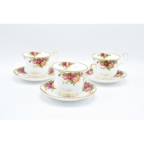 31 - Royal Albert Old Country Roses breakfast cups and saucers (3 duos) All in good condition without any... 