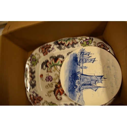 5N - A mixed collection of items to include a parasol, Carlton Ware, Aynsley etc

Condition is mixed. No ... 