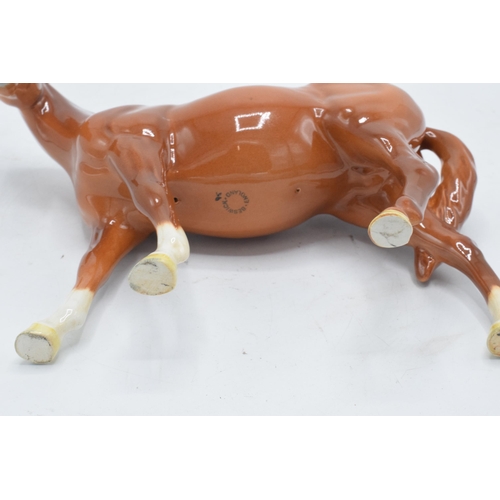 197 - Beswick chestnut mare facing left 976. 18cm tall. Appears to be in good condition though on closer i... 