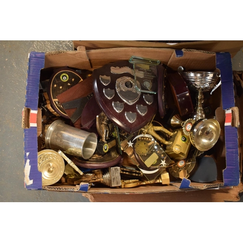 15 - A collection of trophies. Condition is mixed. No condition reports available, please check the photo... 