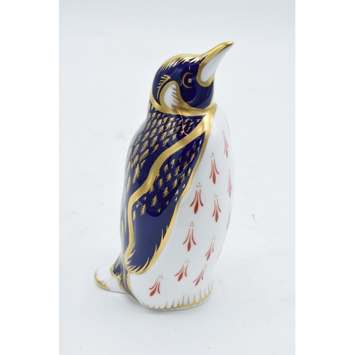 176 - Royal Crown Derby paperweight in the form of a penguin. First quality with stopper. In good conditio... 