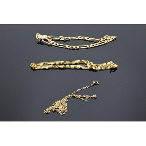 203C - A collection of 9ct gold jewellery to include a link bracelet, a bracelet and a gold chain. 4.5 gram... 