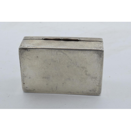 215 - Silver and agate hinged box. 61.6 grams gross weight. 6 x 4cm. Birmingham 1913.