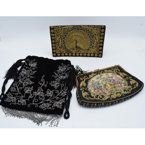 241 - A trio of early 20th century ladies evening bags (3).