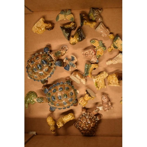 186 - A collection of Wade Whimsies to include various animals etc and tortoise trinkets plus other bits (... 
