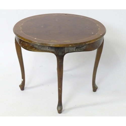 19 - A late 20thC inlaid occasional table. Approx. 21 1/2