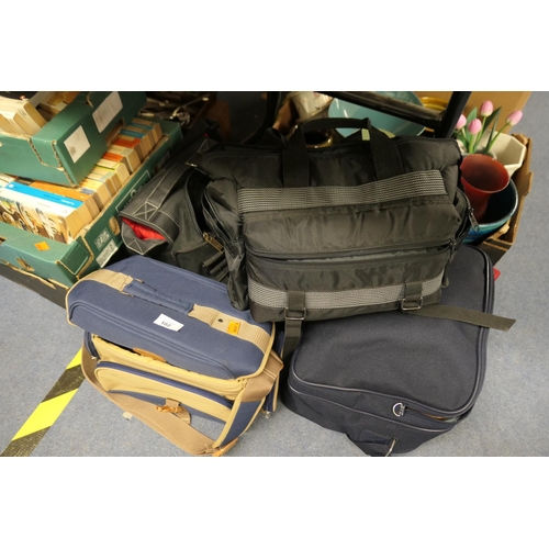 102 - Three canvas camera bags and three further bags (6)