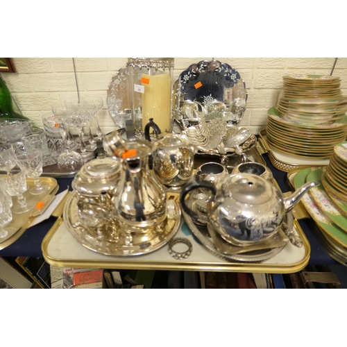 24 - Mixed silver plated wares including two decorative mirrored stands (2 trays)