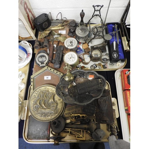 65 - Collectable metal wares including a number of Bank money boxes, assorted brass trade plaques, brass ... 