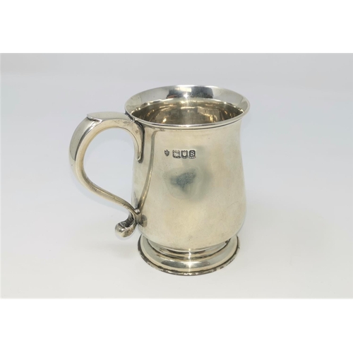 413 - An early 20th century hallmarked silver christening mug with monogram 'DB', London, 1913, 6.6oz