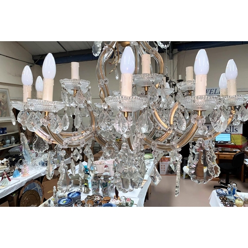 746 - A large imposing mid 20th century chandelier with 6 branches, each branch with 3 sconces (18 in all)... 
