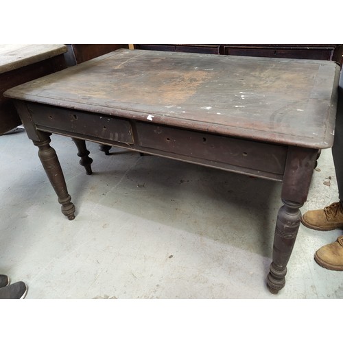750 - A mahogany side/writing table with rectangular top