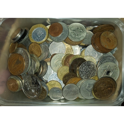 41 - A collection of world coins weighing in at 1.5 kilos