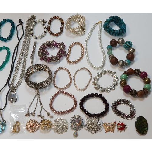 26 - Large quantity of costume jewellery (Qty)