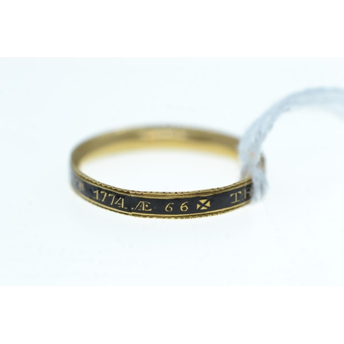 16 - George III enamel memorial band ring, inscribed 'Thos Sargent DI 27 NOVR 1774 Æ 66', size... 