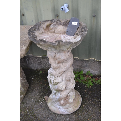 Concrete garden bird bath with foliate support. AF, chipped Barnebys