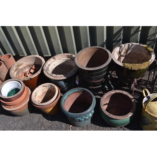 18 - Collection of large glazed garden planters. Includes 2 on metal frames. Largest pot H30cm