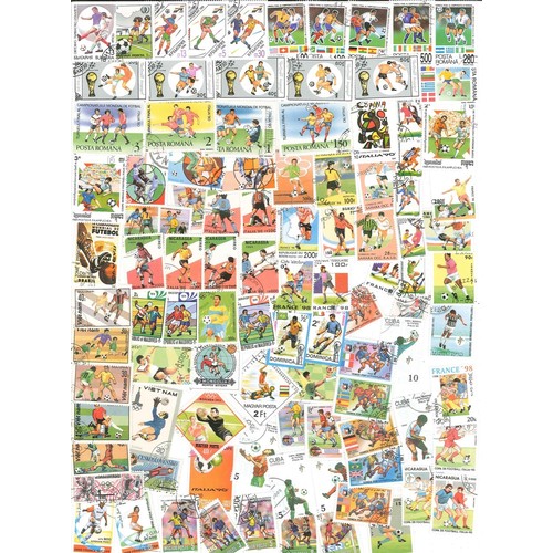 1016 - Thematics; Football; packet of 100 different, mainly c.t.o. [Stock photo]