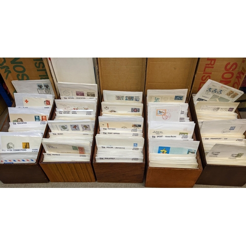 30 - Covers; Thematic; in five boxes. (c.3,000 covers) [v]