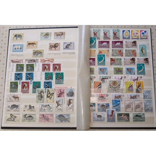 1013 - Thematic; Animals; stockbook of mainly 1960s u.m. and used/c.t.o. inc. sets, nearly all European. (c... 