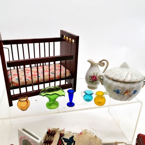 42 - Quantity of dolls house furniture incl. bathroom and utensils