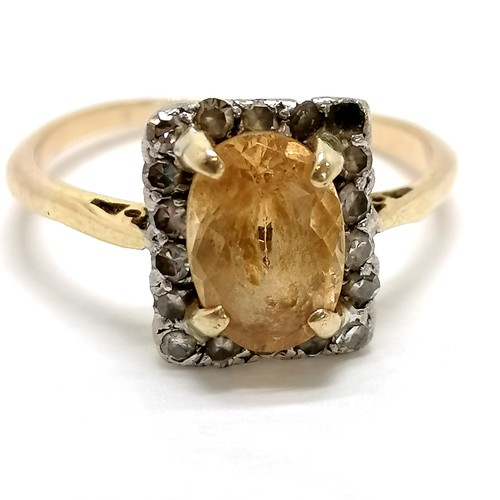 194 - Antique gold citrine & diamond ring - size M½ & 2.9 total weight (missing 1 stone), 9ct gold 3 leaf ... 