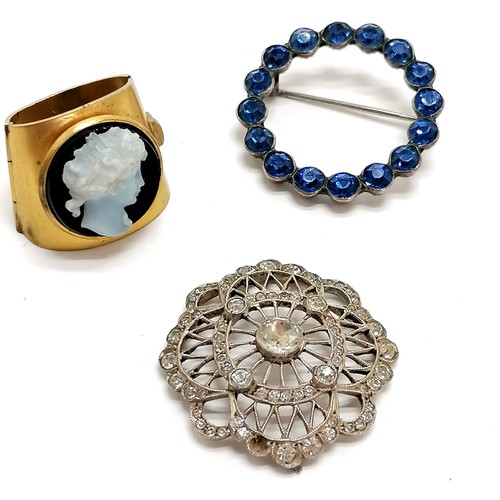 277 - 3 x antique jewellery gilt metal pate de verre scarf clip t/w unmarked silver paste brooch + 800 sil... 