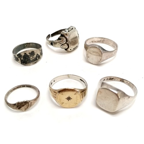 314 - 6 silver signet rings inc 9ct on silver set with a diamond, unmarked Niello 1918 Baghdad, 1 a/f - to... 
