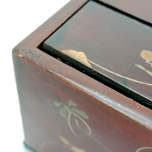467 - Vintage oriental lacquer novelty cigarette box with mechanised crane action - box 14cm x 11cm x 7cm ... 
