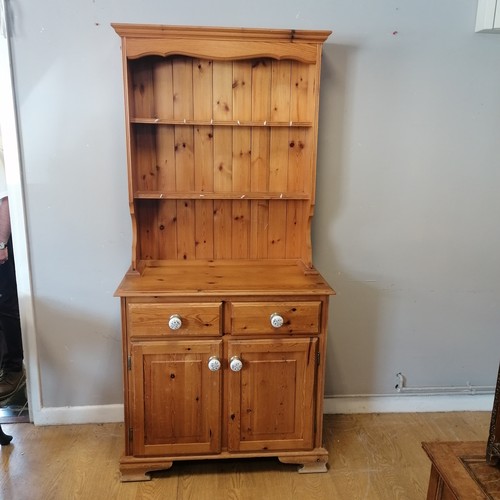 600A - Vintage small pine dresser, in 2 parts. 190cm high x 90 cm wide x 45 cm deep. In good used condition