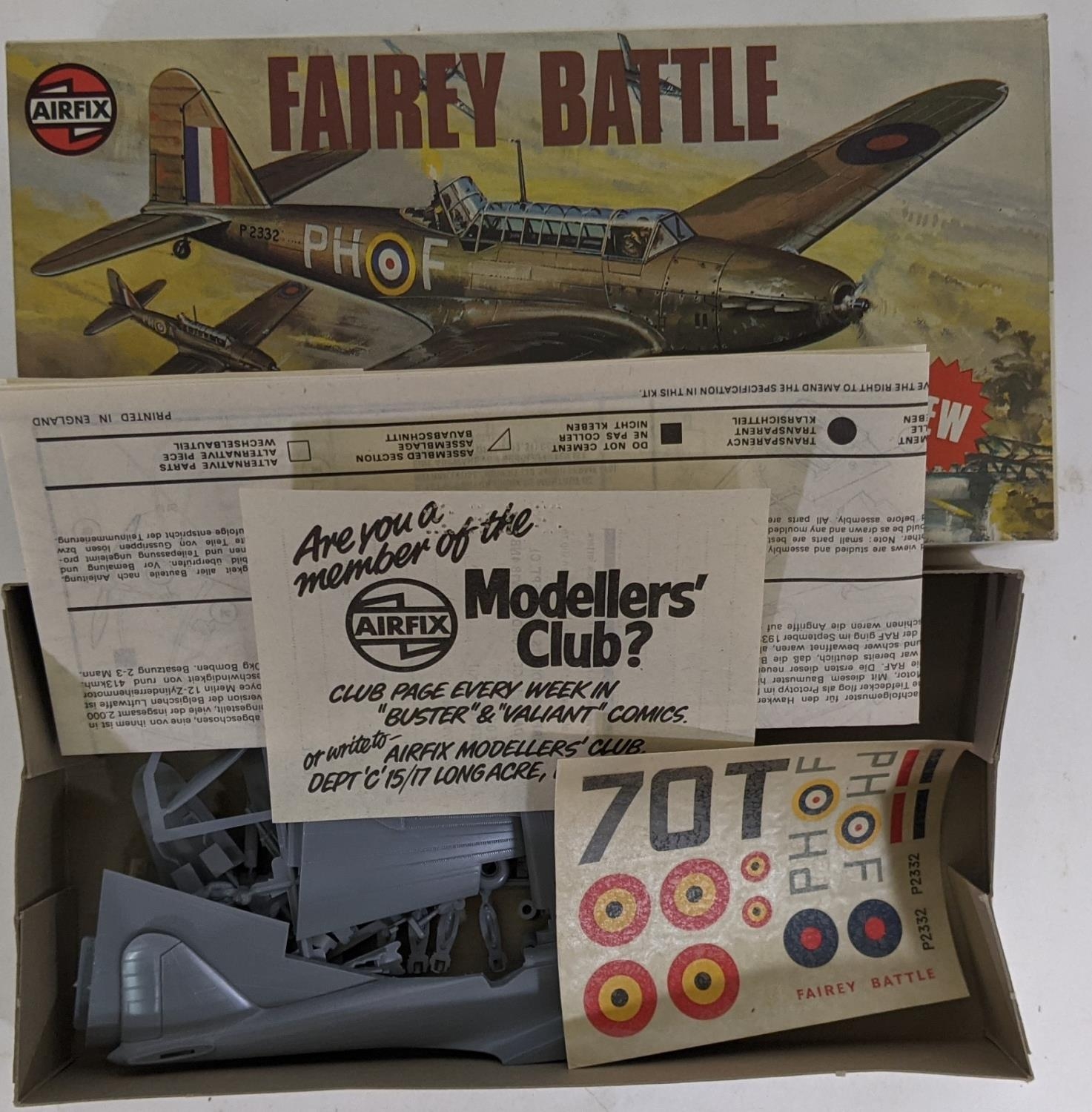A collection of 15 model kits of WW2 aircraft, all 172 scale, some
