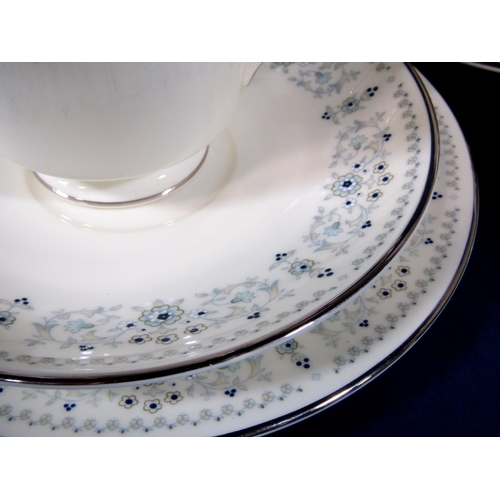 1010 - A collection of Minton Beaumaris patternwares comprising seven dinner plates, seven dessert plates, ... 