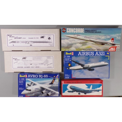 59 - 6 model aircraft kits, all 1:144 scale models of Airliners, including kits by Revell, Airfix, Welsh ... 
