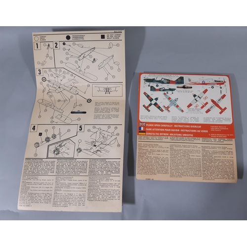 43 - 12 Airfix Series 1 Scale Model Construction Kits of aircraft in bubble packaging, all 72nd scale and... 