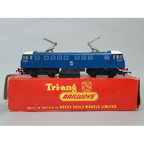 45 - 3 boxed Tri-ang / Tri-ang Hornby 00 gauge locomotives including R758 Hymex B-B diesel, R257 double e... 