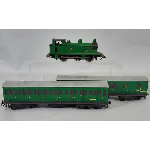 48 - Collection of Hornby OO gauge railway items including the following boxed models; 'Denbigh Castle' 4... 
