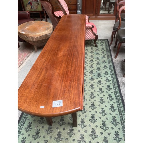 Hunt Table - Georgian Style - Good Condition. 210cm x 140cm Open