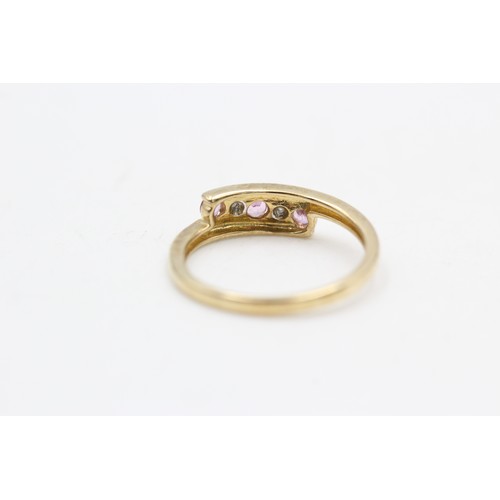 25 - 9ct gold topaz & diamond five stone dress ring (1.7g)  SIZE L