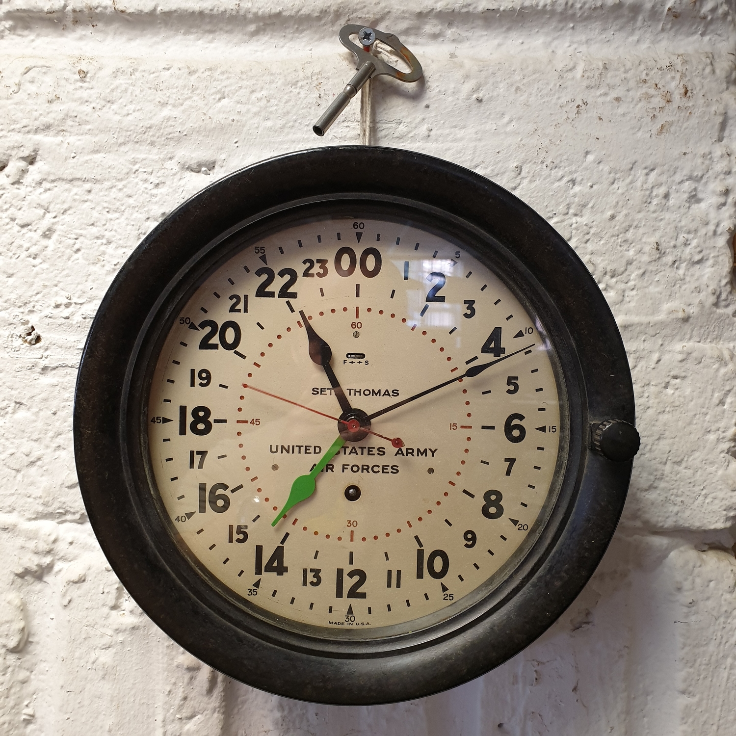 a-seth-thomas-united-states-army-air-forces-wall-clock-with-circular