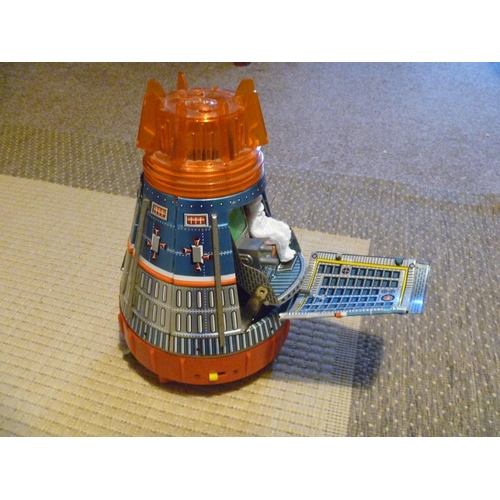 BATTERY OPERATED SPACESHIP JAPAN WORKING , EXCELLENT